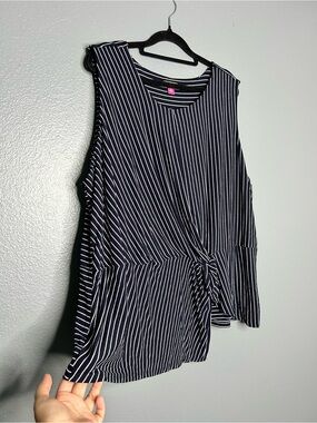 Vince Camuto Navy and White Striped Classic Old Money Tie-Front Tank Size 2x